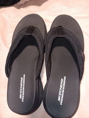 Skechers Flipd Flops Black Size 11 Never Worn